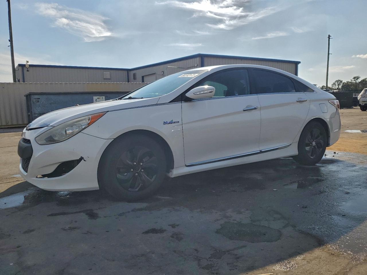 HYUNDAI SONATA HYBRID