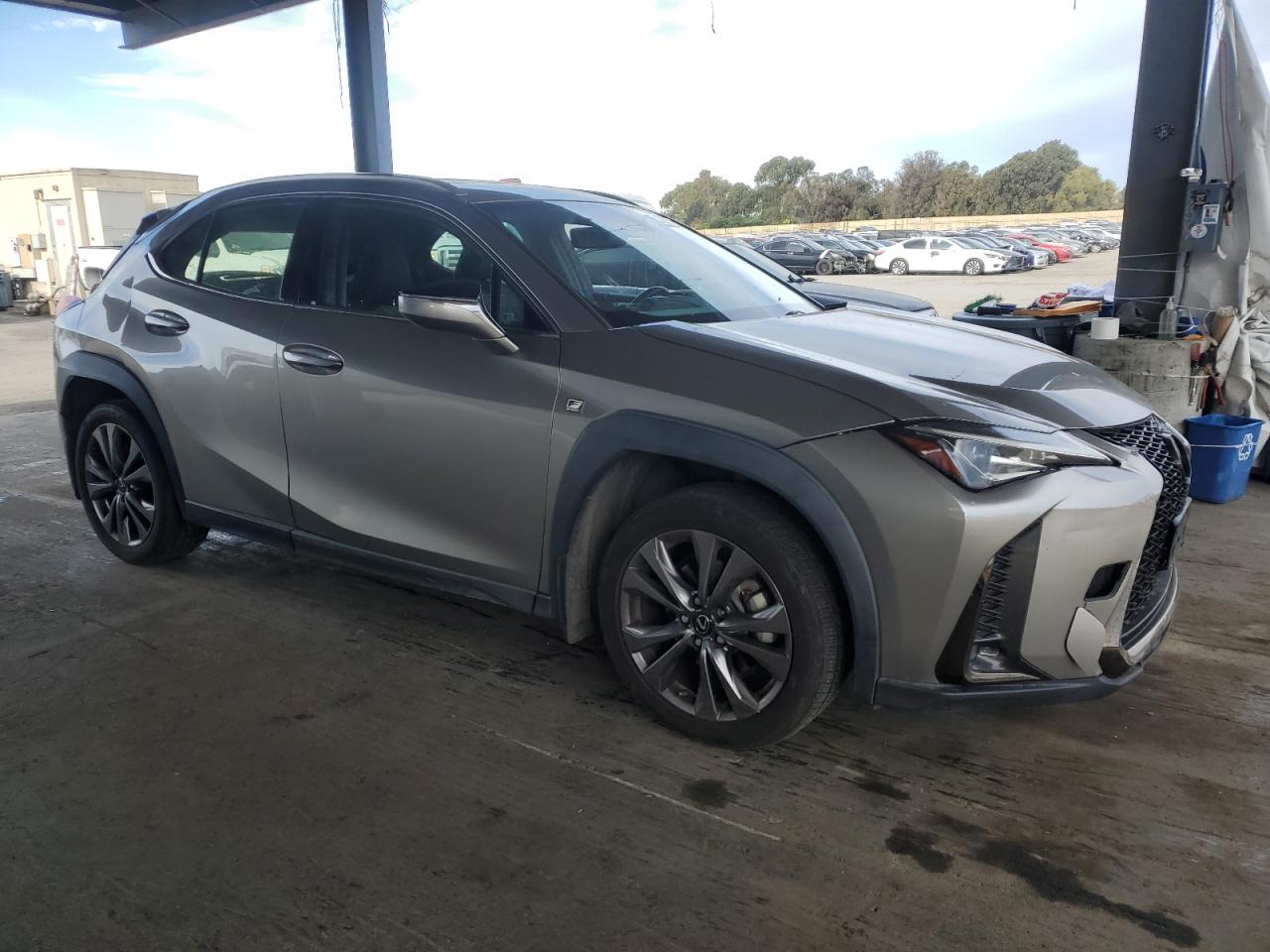 LEXUS UX 200