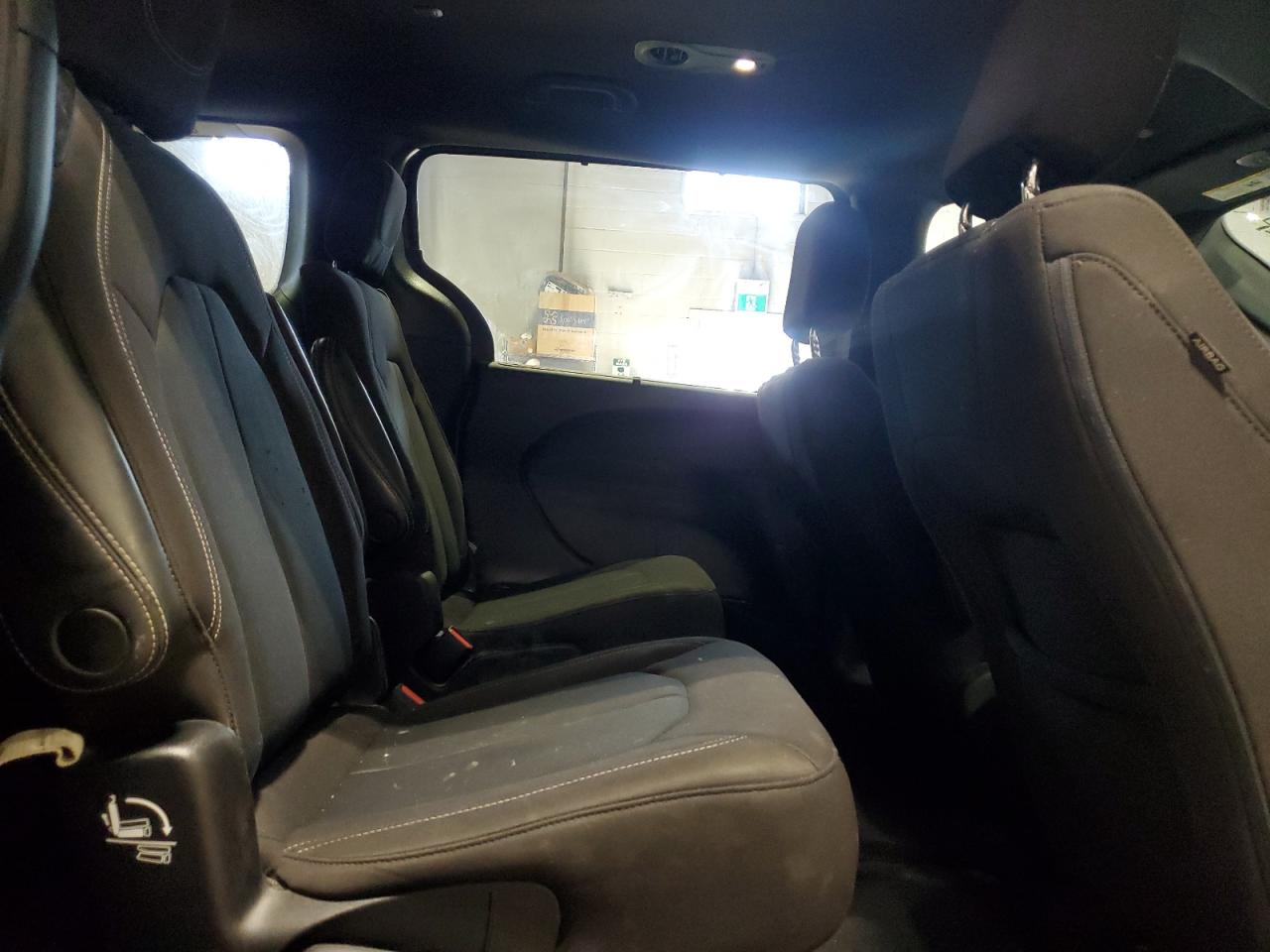 CHRYSLER PACIFICA TOURING