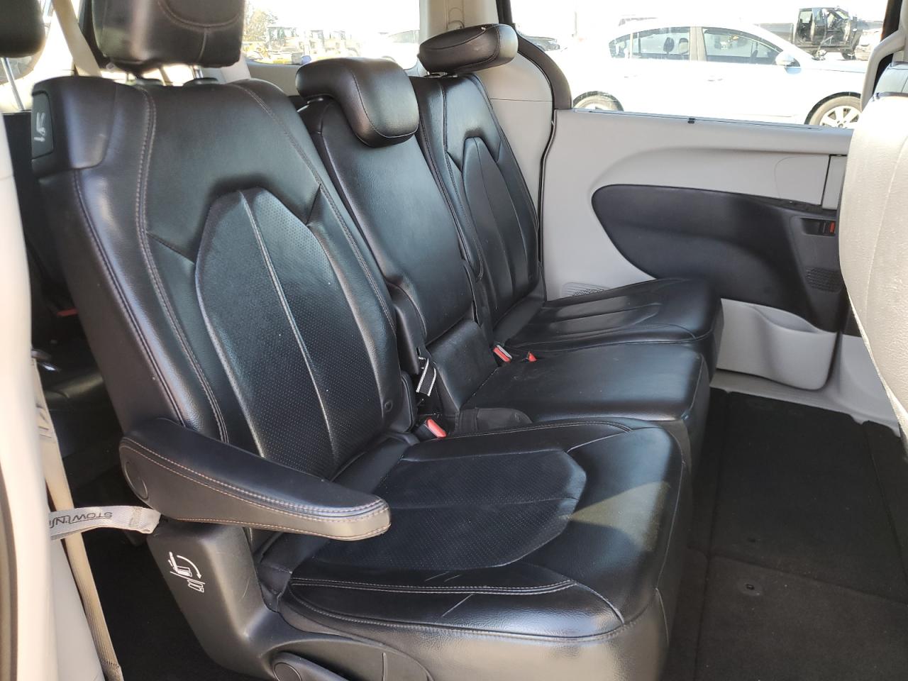 CHRYSLER PACIFICA TOURING L