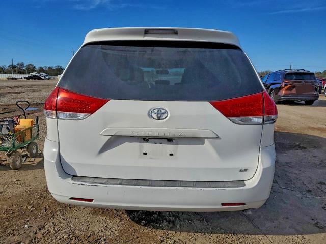 2011 TOYOTA SIENNA LE #3304794351