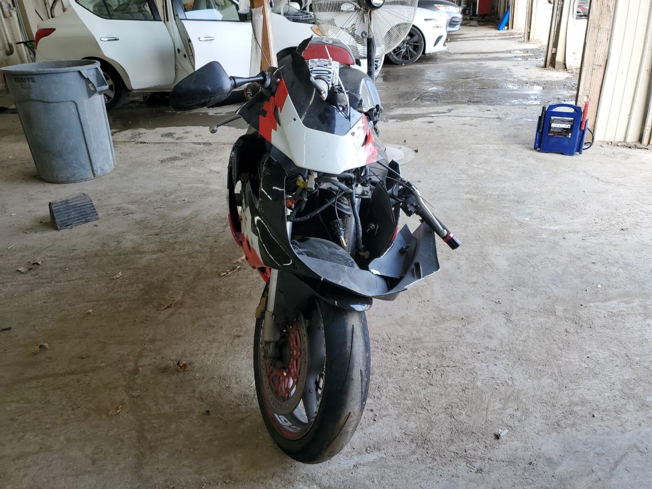 Lot #3301809330 2001 HONDA CBR900 RE