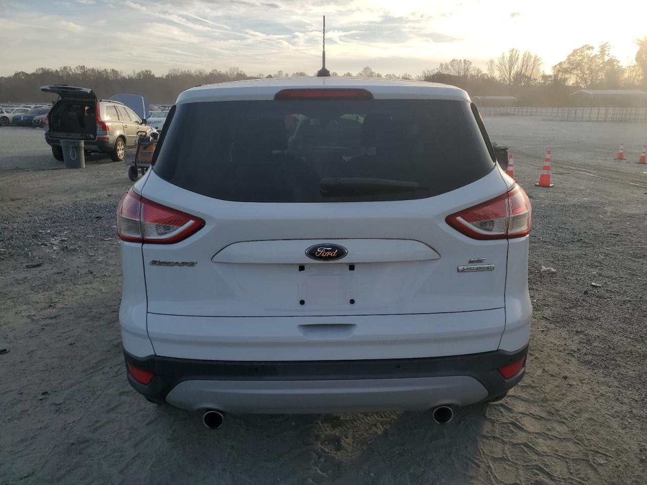 FORD ESCAPE SE