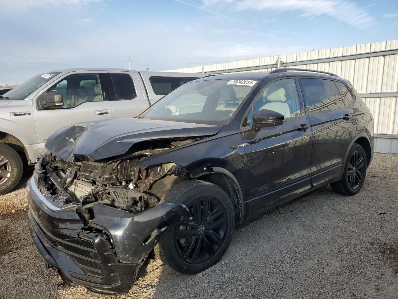 VOLKSWAGEN TIGUAN SE R-LINE BLACK