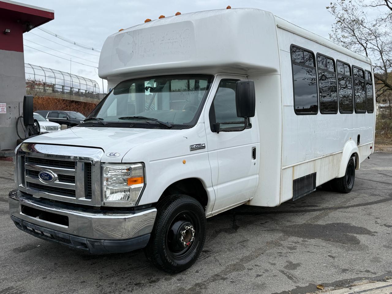 FORD ECONOLINE E450 SUPER DUTY CUTAWAY VAN