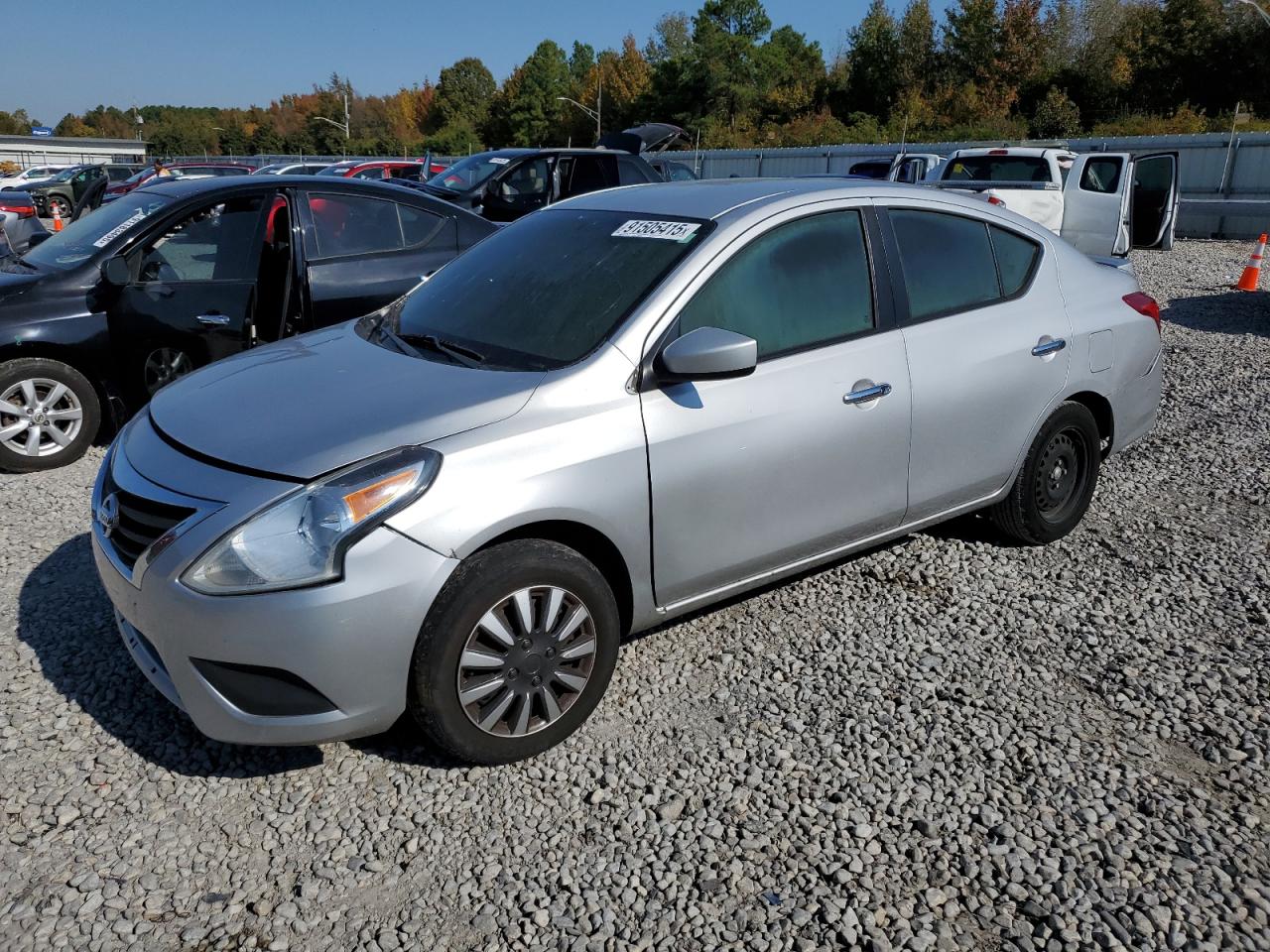 NISSAN VERSA S