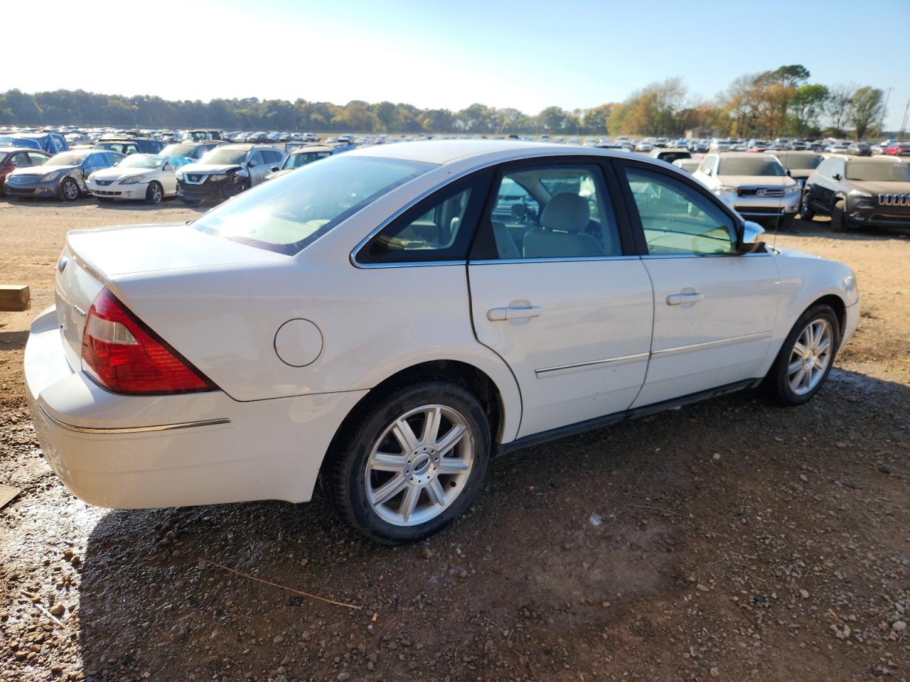 Lot #3283976850 2005 FORD FIVE HUNDR