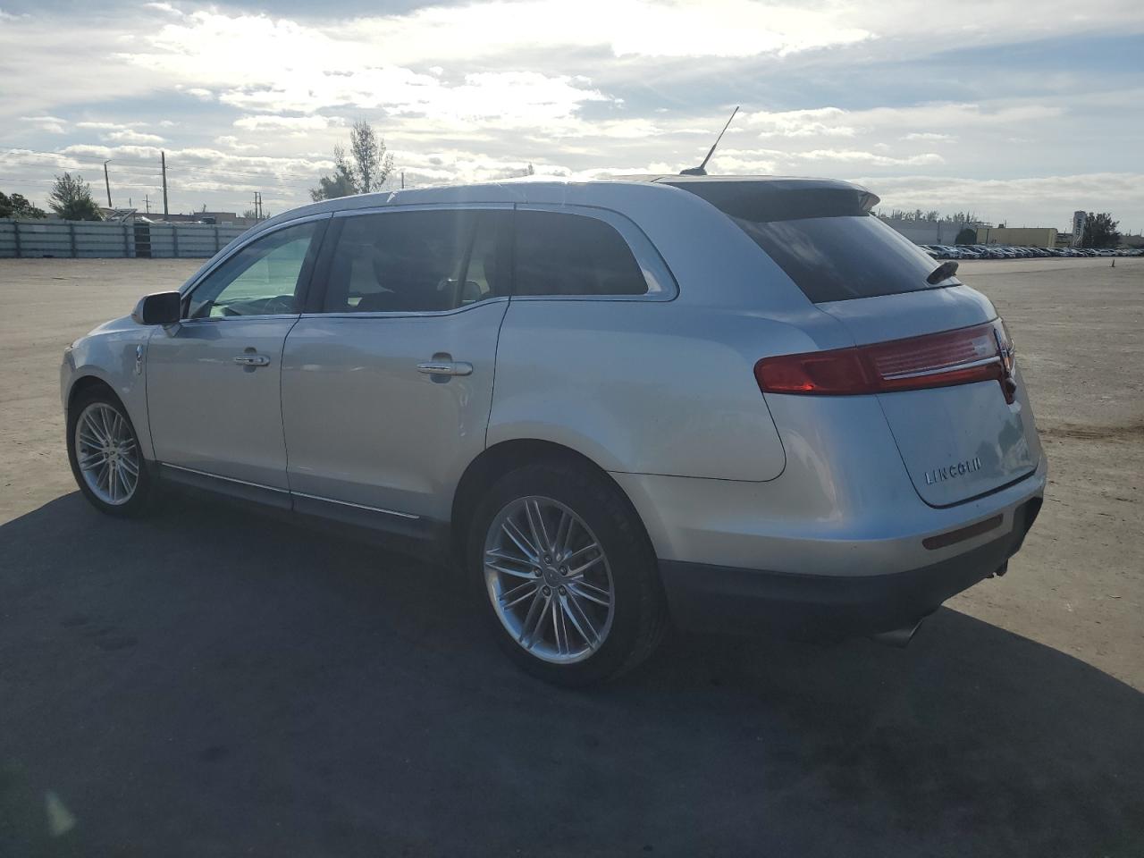 LINCOLN MKT