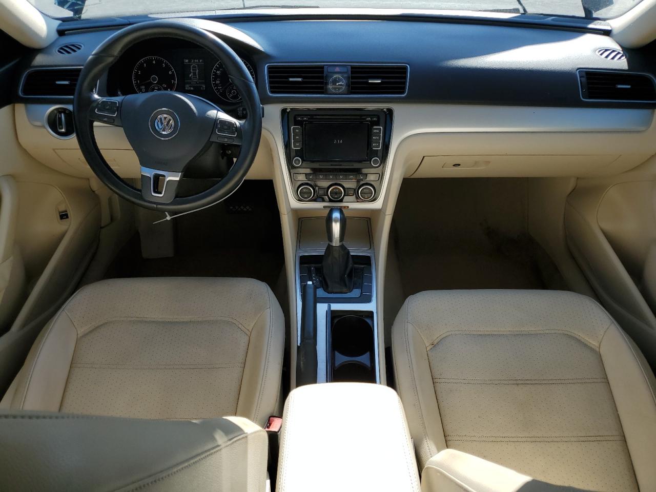 VOLKSWAGEN PASSAT SE