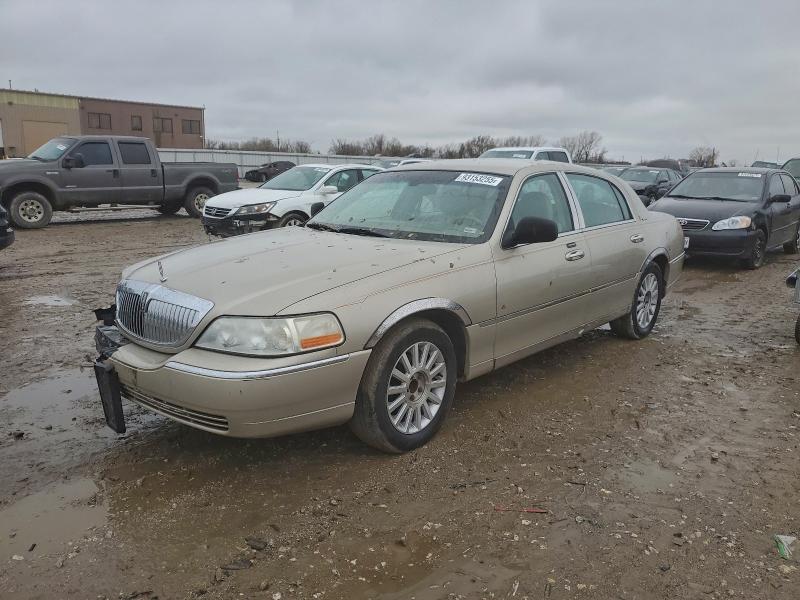 Global Auto Auctions: 2004 LINCOLN TOWN CAR E