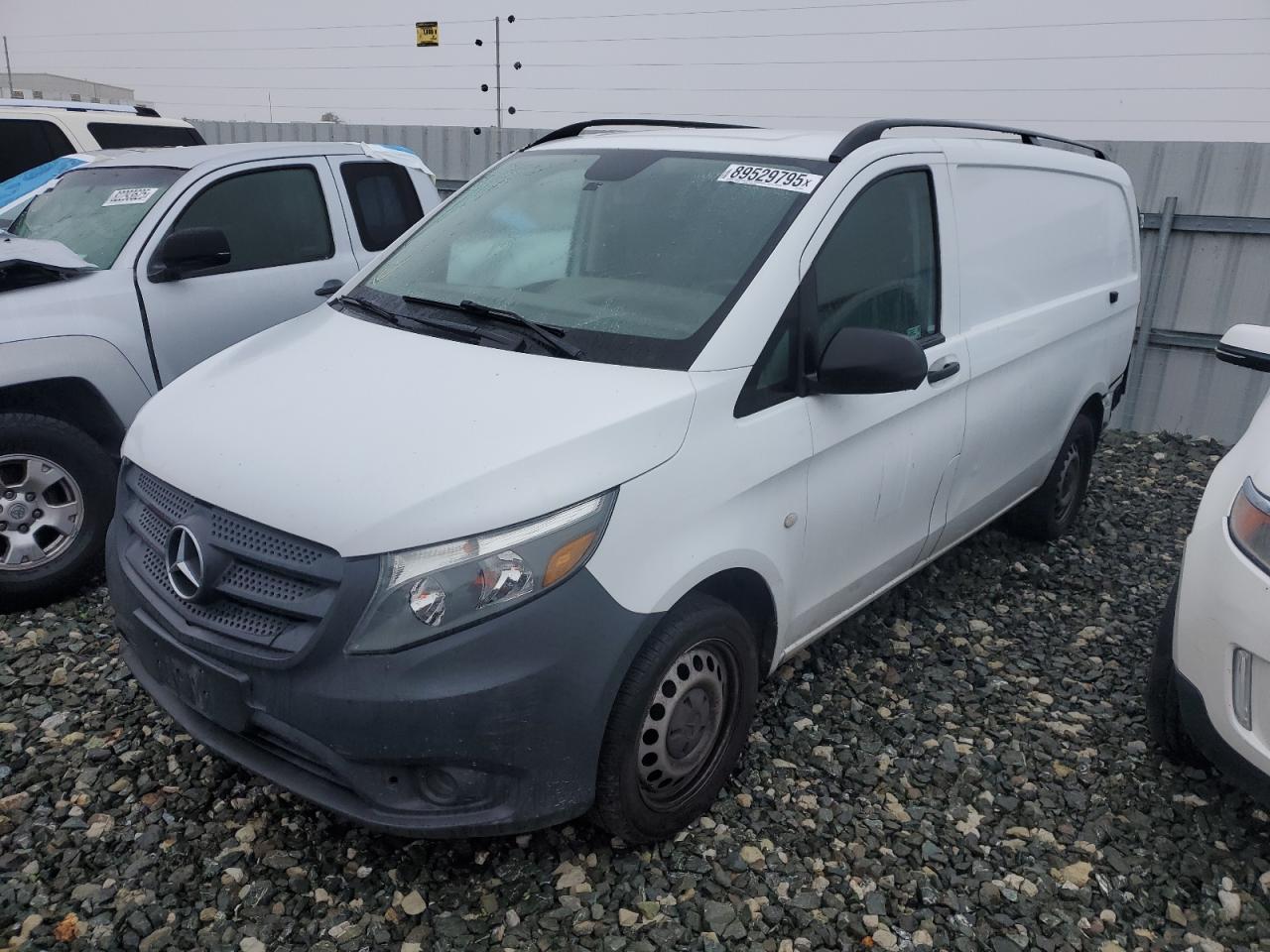 MERCEDES-BENZ METRIS