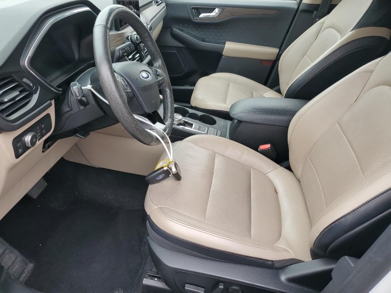 FORD ESCAPE TITANIUM