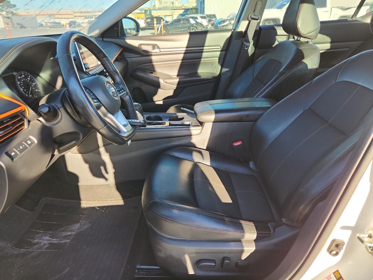 Lot #3316093309 2019 NISSAN ALTIMA SR