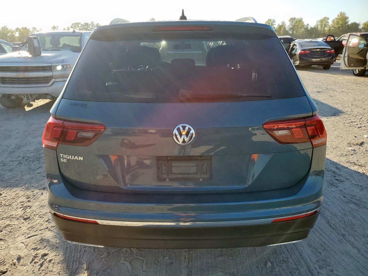 VOLKSWAGEN TIGUAN SE