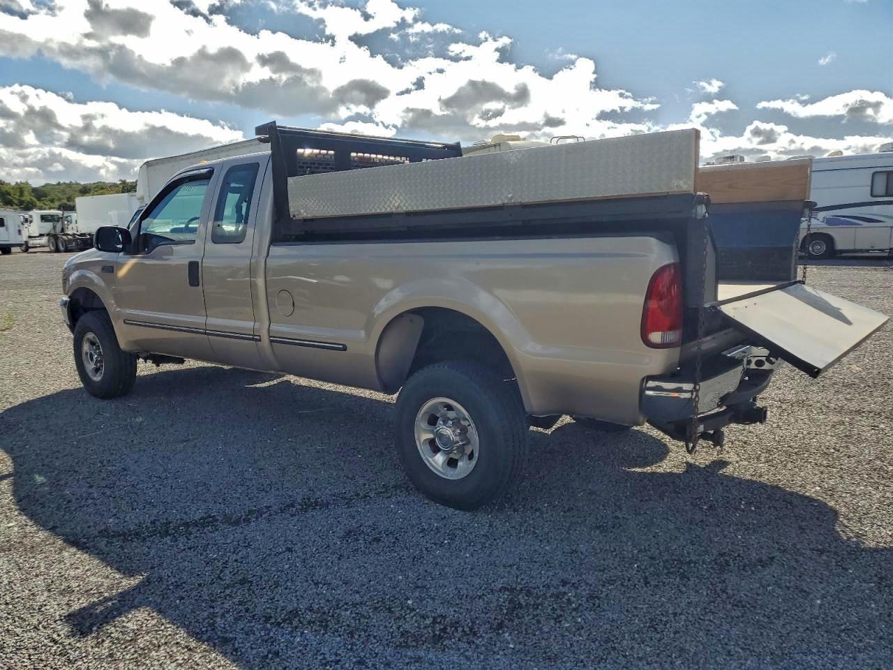 Lot #3297992100 1999 FORD F350 SRW S