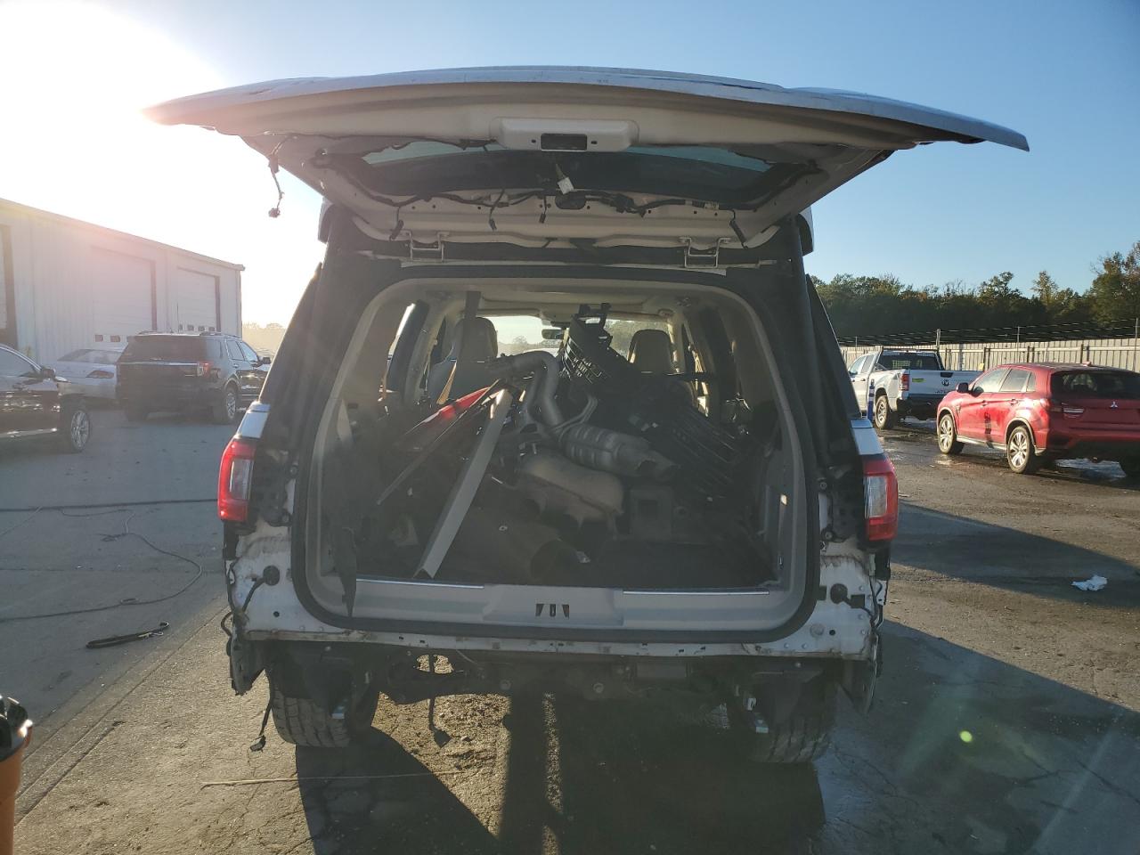 LINCOLN NAVIGATOR RESERVE