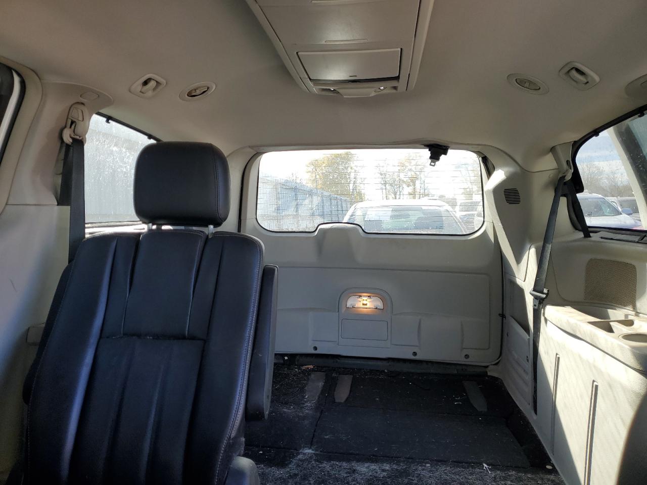 CHRYSLER TOWN & COUNTRY TOURING L