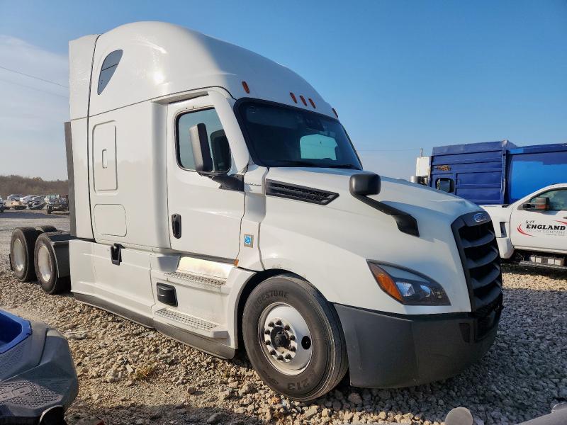 FREIGHTLINER CASCADIA 1