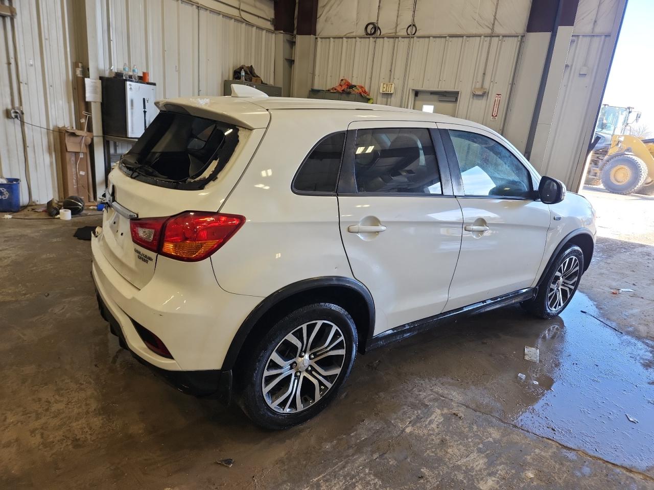 MITSUBISHI OUTLANDER ES