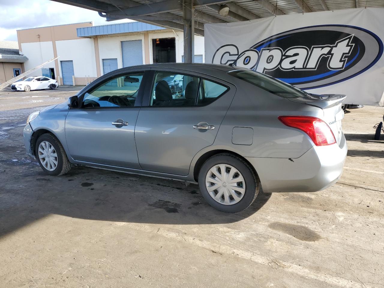 NISSAN VERSA S