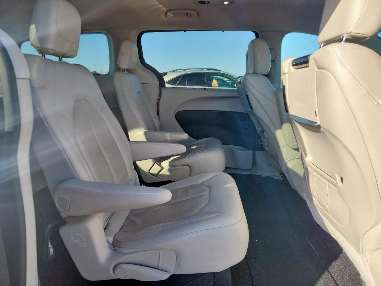 CHRYSLER PACIFICA TOURING L PLUS