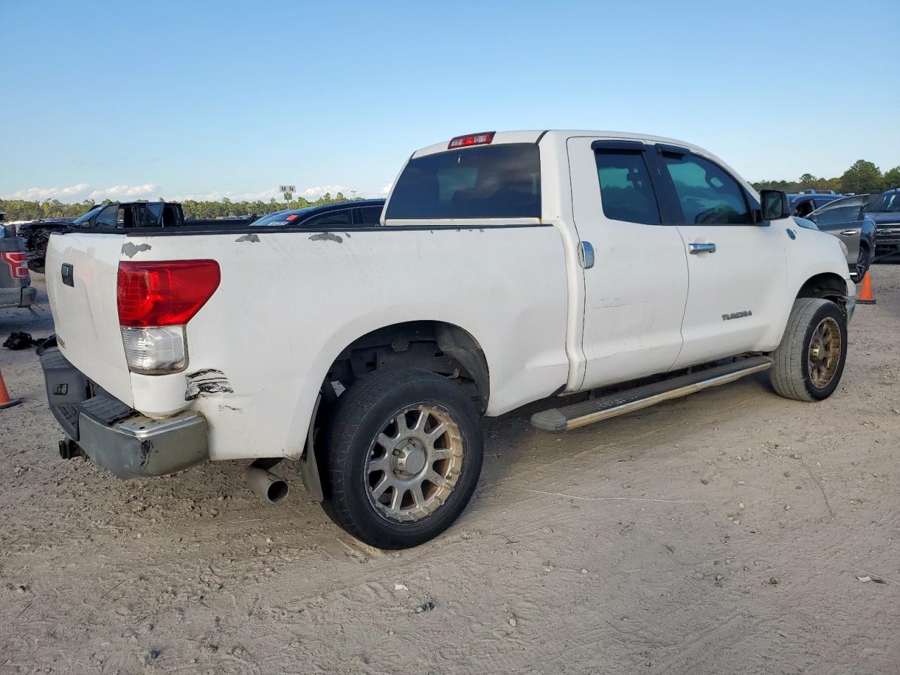 TOYOTA TUNDRA DOUBLE CAB SR5