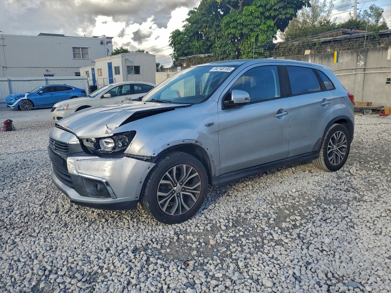 MITSUBISHI OUTLANDER ES