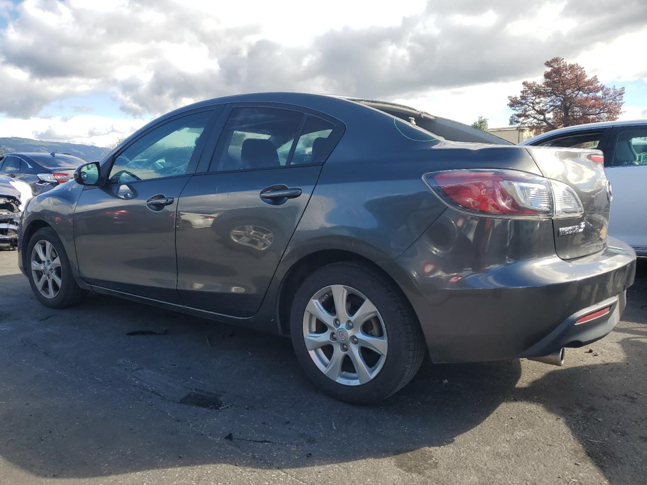 MAZDA 3 I