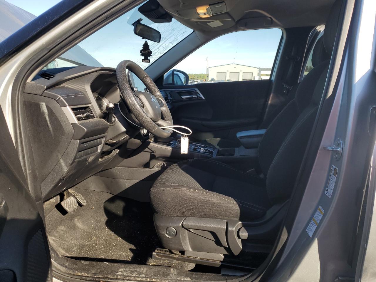 MITSUBISHI OUTLANDER ES