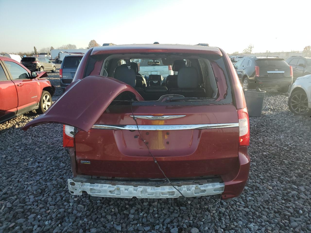 CHRYSLER TOWN & COUNTRY TOURING L