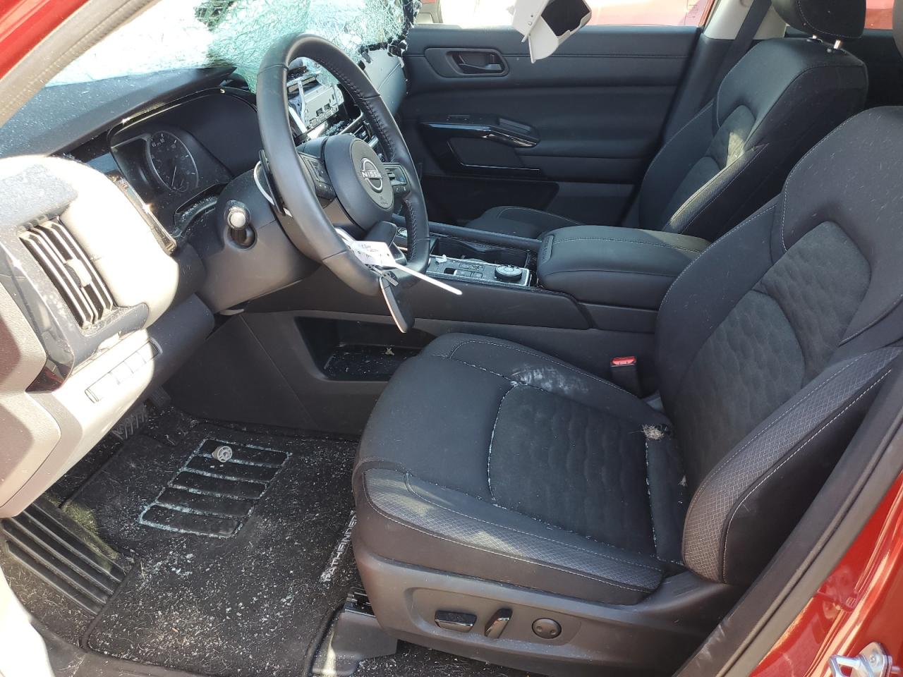 NISSAN PATHFINDER SV