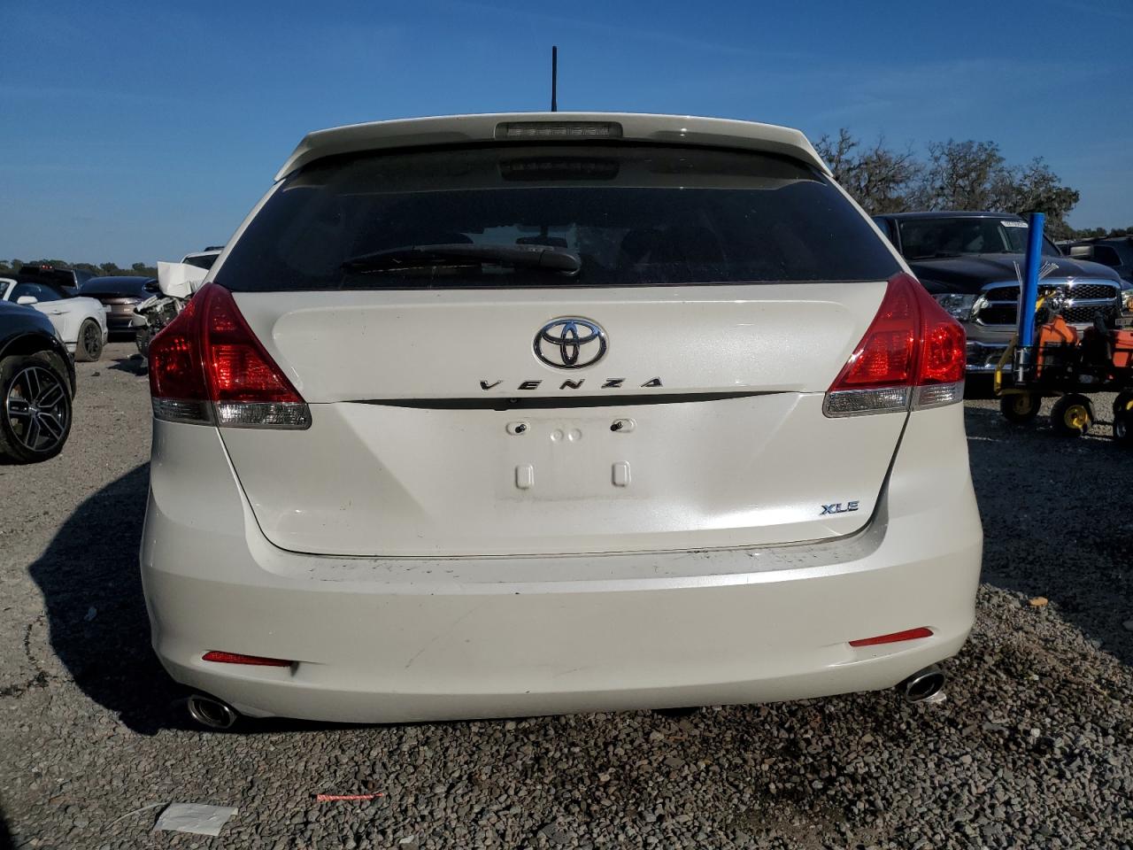 TOYOTA VENZA LE