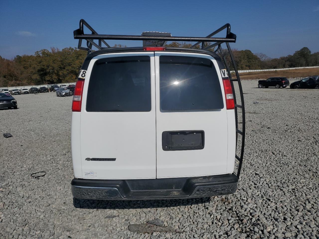 CHEVROLET EXPRESS LT