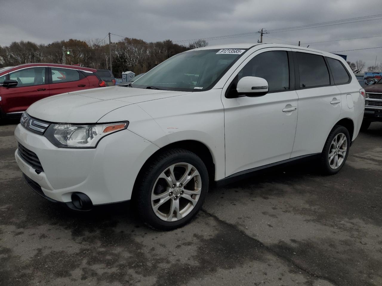 MITSUBISHI OUTLANDER SE