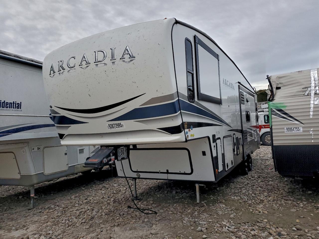 Lot #3297063492 2022 WCV8 3250RL