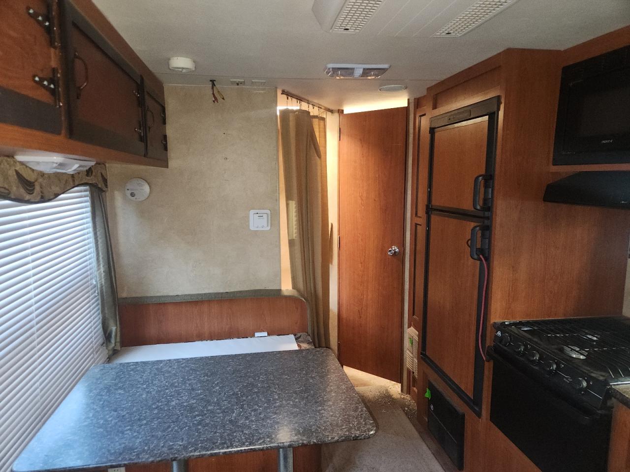 Lot #3292906571 2012 SILV CAMPER