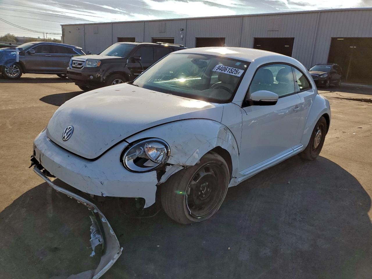 VOLKSWAGEN BEETLE SE