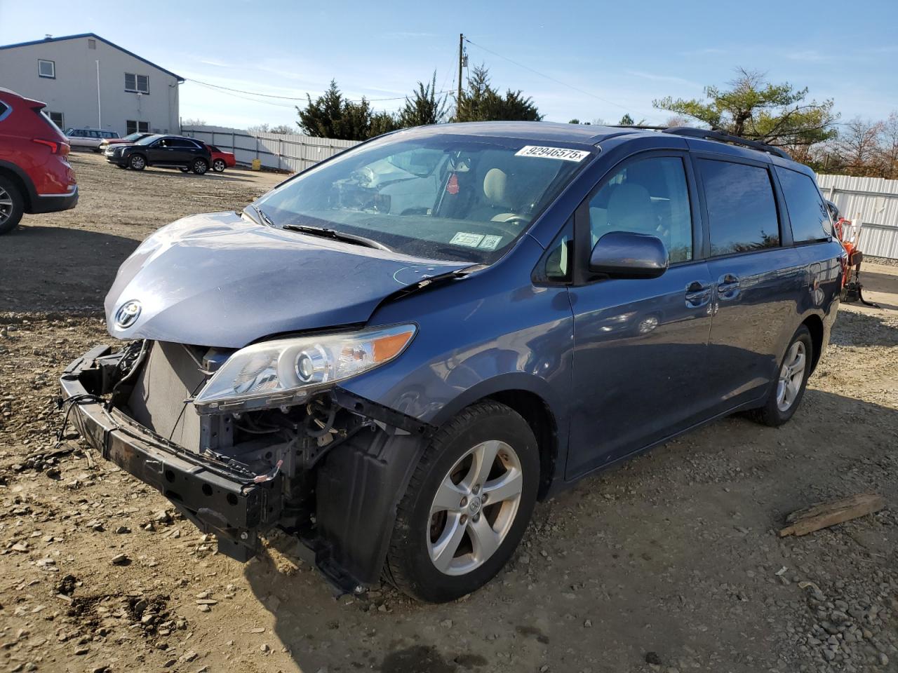 Lot #3298105174 2015 TOYOTA SIENNA LE