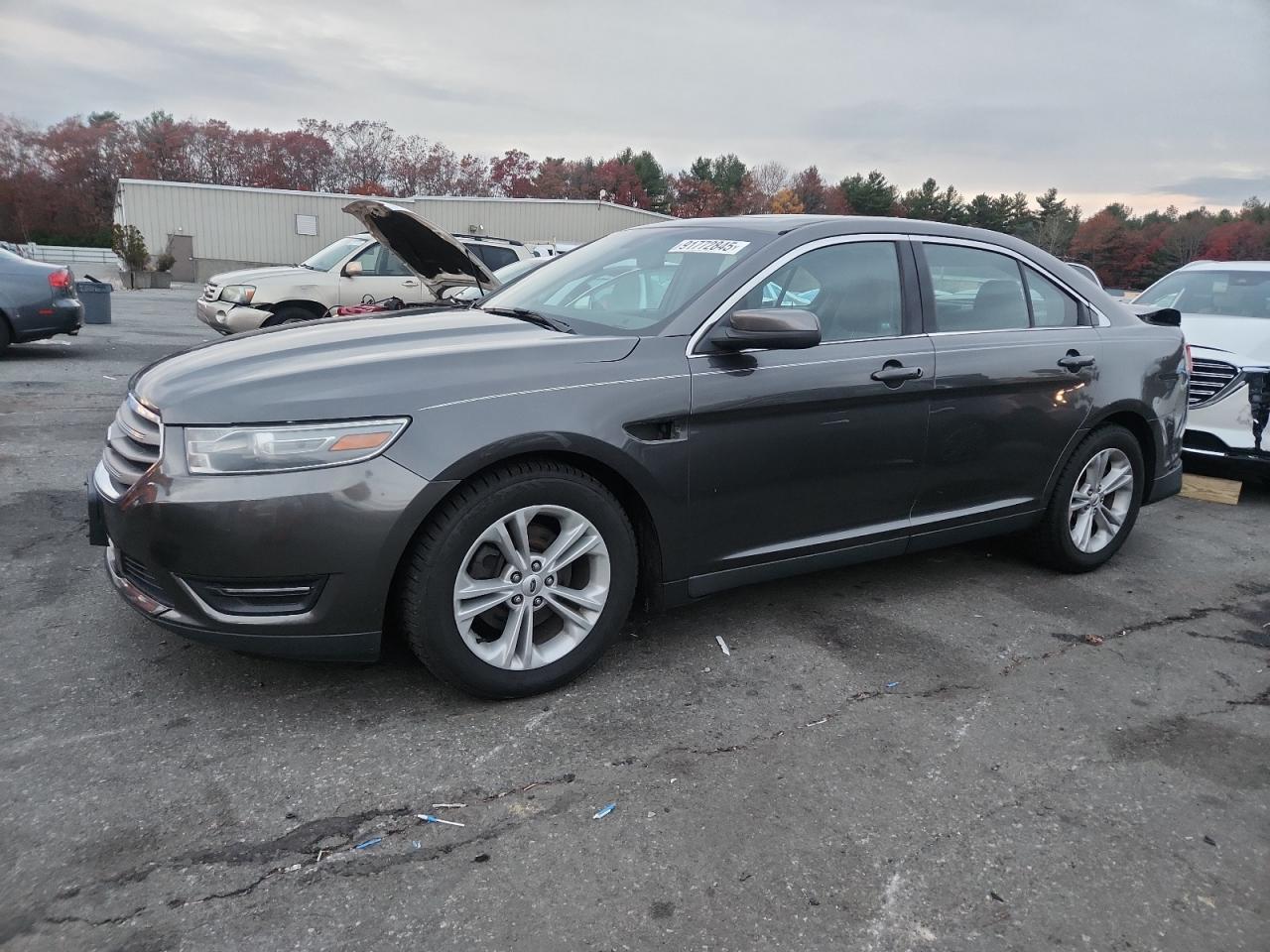 Lot #3316829400 2015 FORD TAURUS SEL