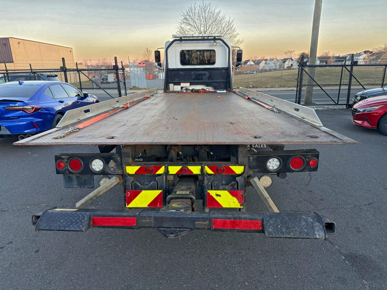 Lot #3297049494 2020 HINO 258/268