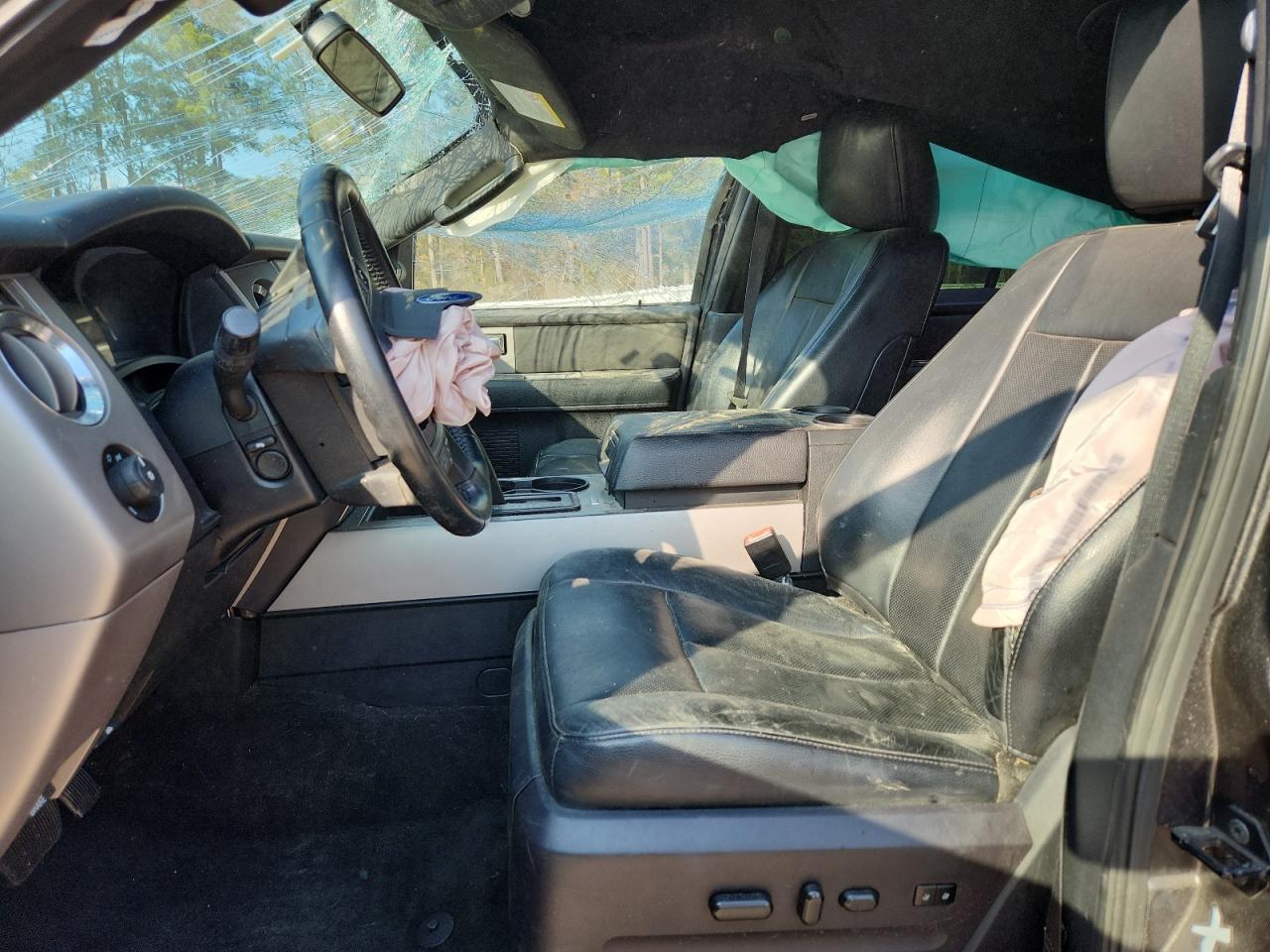 FORD EXPEDITION EL XLT