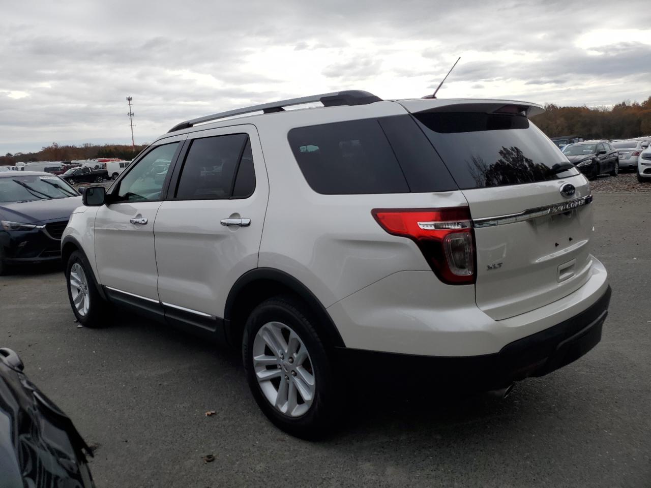 FORD EXPLORER XLT
