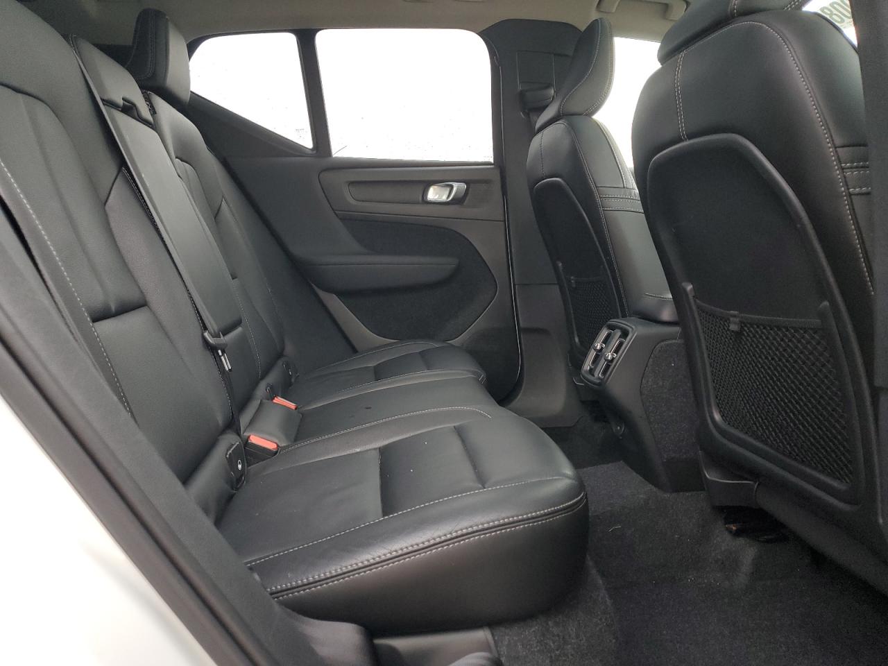 VOLVO XC40 T5 MOMENTUM