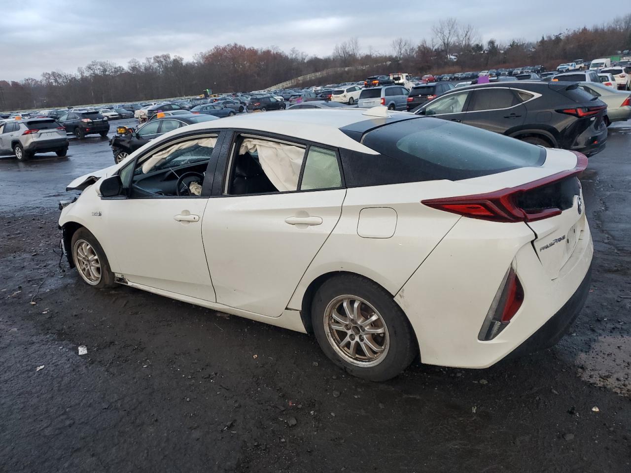 TOYOTA PRIUS PRIME LE