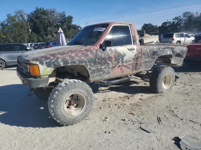 Global Auto Auctions: 1988 TOYOTA PICKUP 1/2