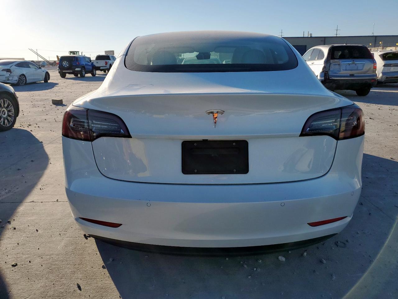 TESLA MODEL 3