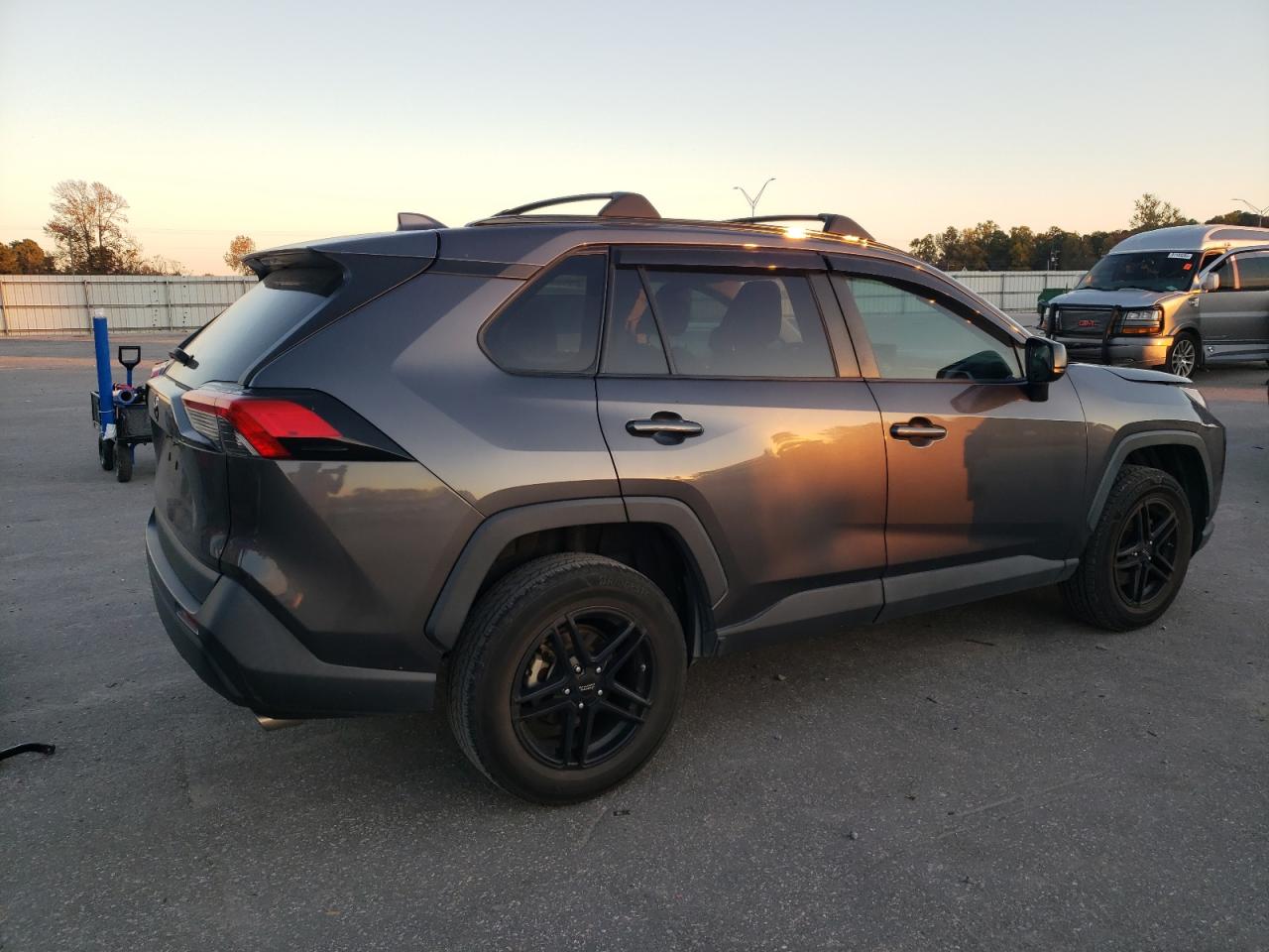TOYOTA RAV4 LE