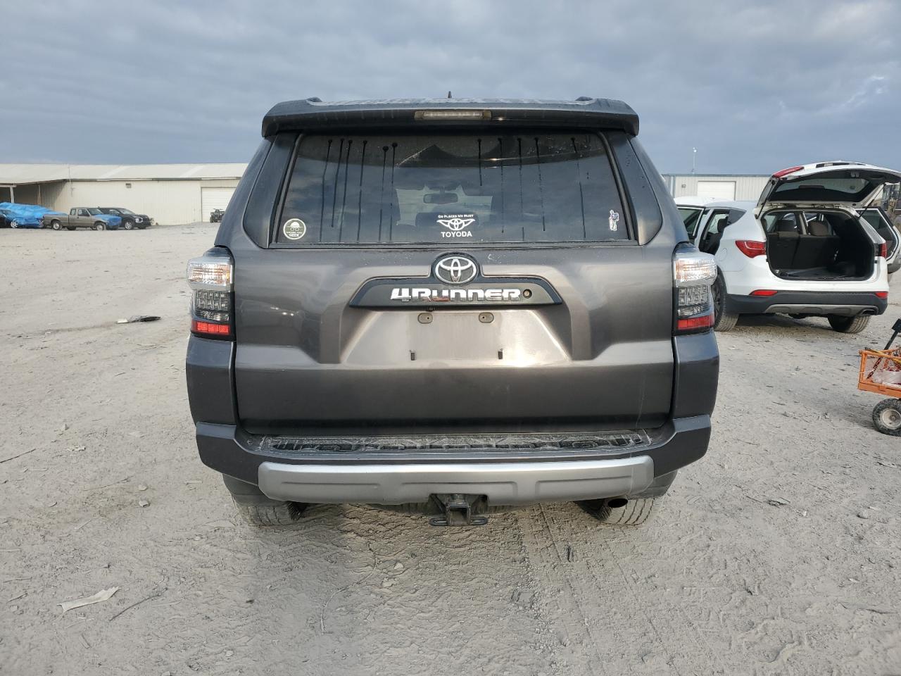 TOYOTA 4RUNNER SR5/SR5 PREMIUM