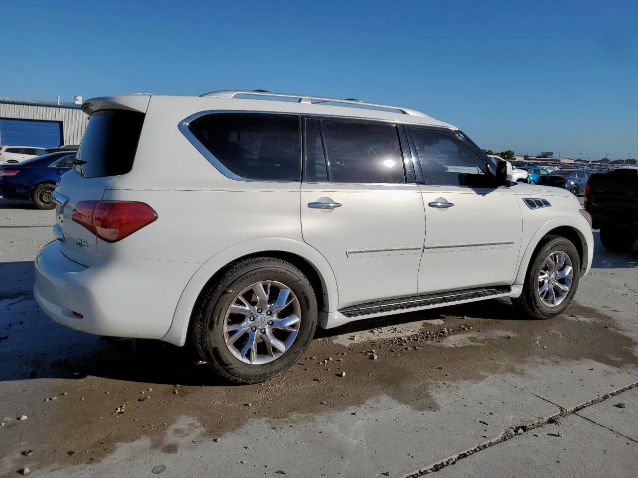 INFINITI QX56