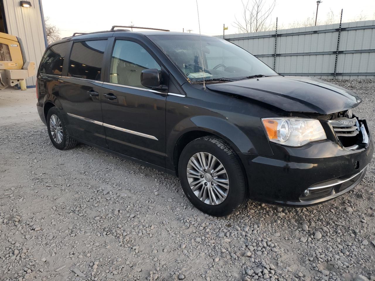 CHRYSLER TOWN & COUNTRY TOURING L
